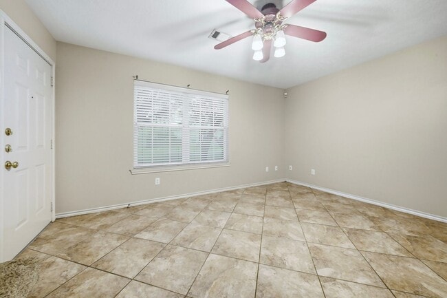 1901 Woodsman Dr Unit 1