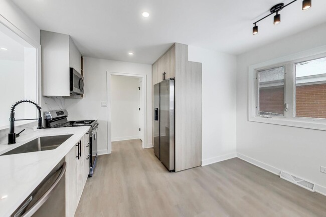 Photo - 5028 N Oneida Ave