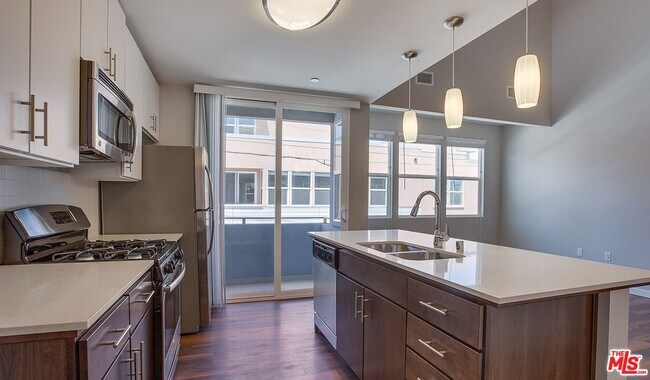 Photo - 1023 Doreen Pl Unit H