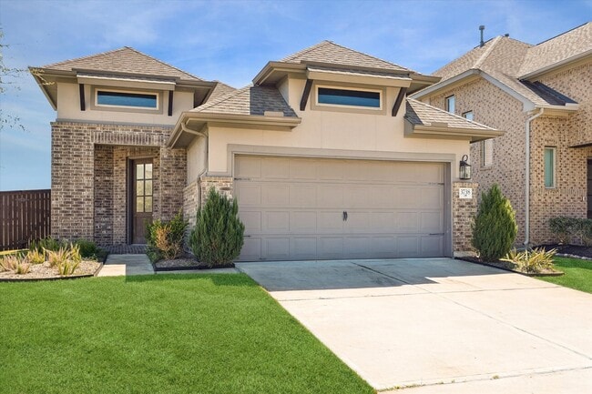 Building Photo - 3738 Amoroso Dr