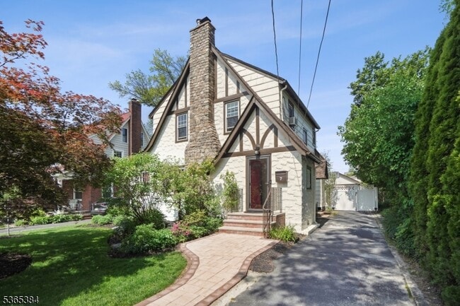 Photo - 7 Undercliff Rd House