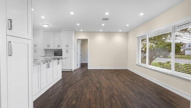 Photo - 1041 SW 4th St