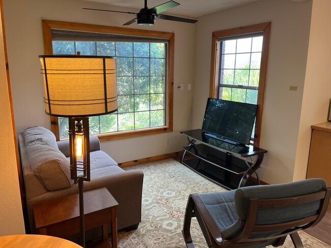 Photo - 247 Broad St