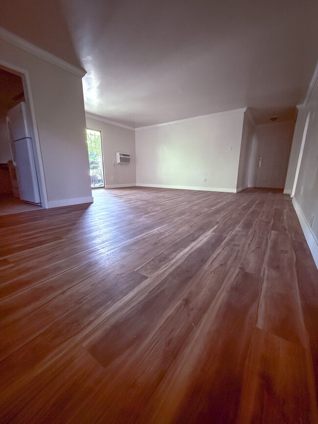 Photo - 625 N Flores St Unidad 101 Rental