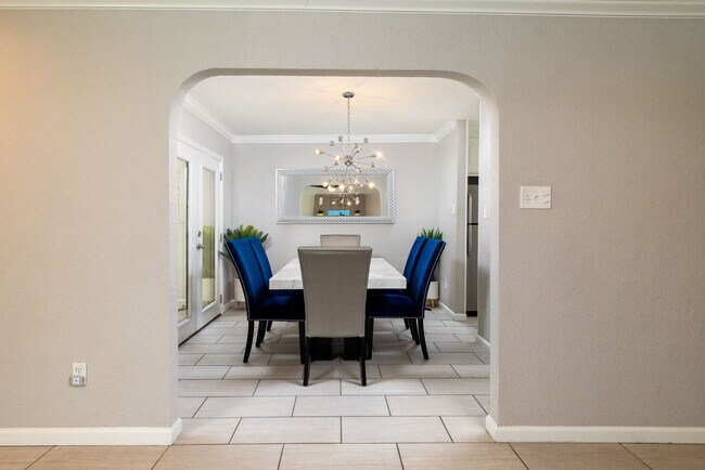 Photo - 2213 Park Hill Dr