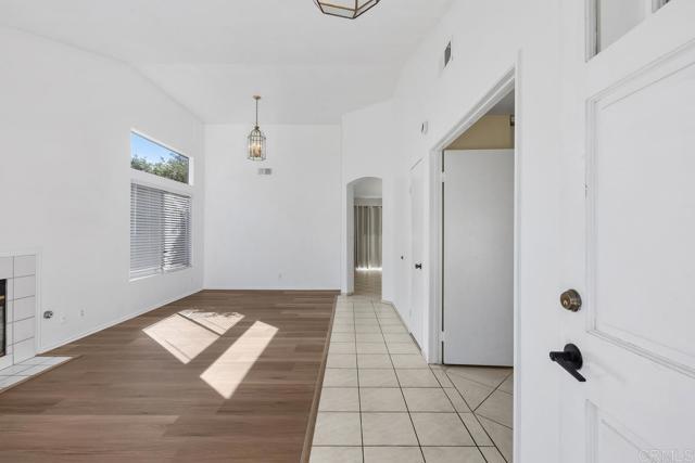 Photo - 5444 Loganberry Way