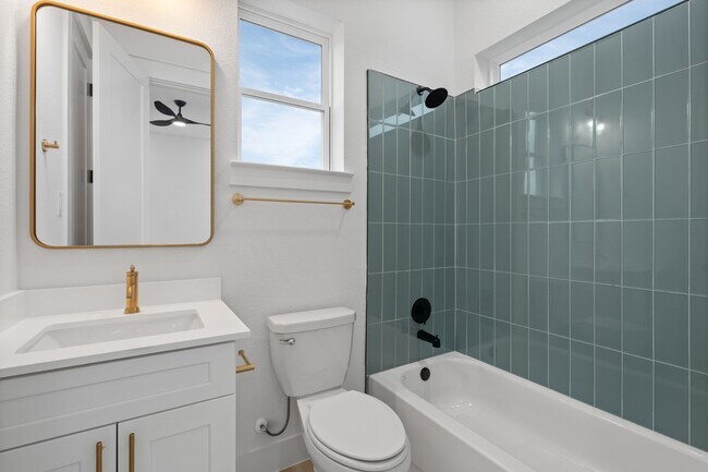 Photo - 717 Janisch Rd