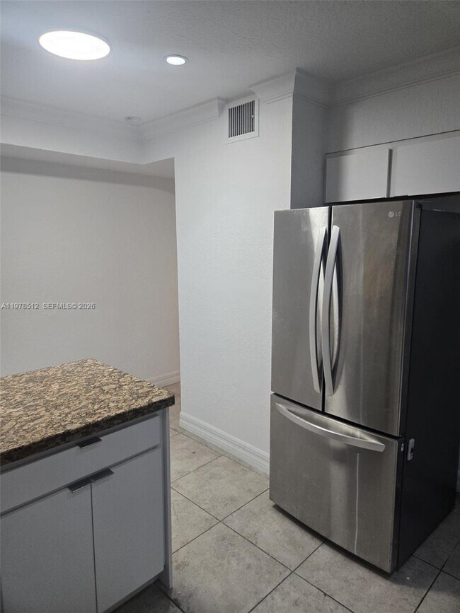 Photo - 1701 N Treasure Dr Unidad 5