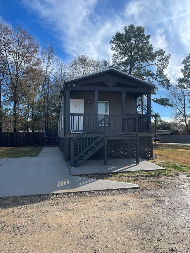 Building Photo - 21513 W Hammond Dr