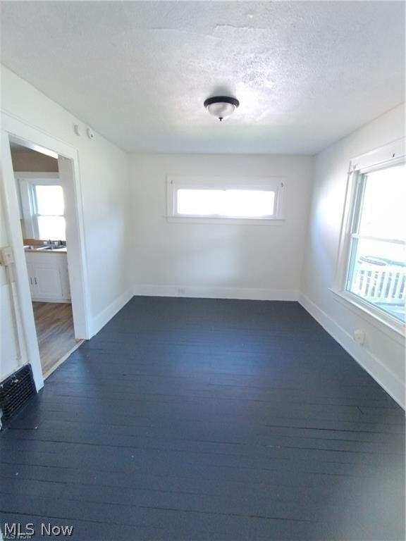 Photo - 175 Charles Ave NE