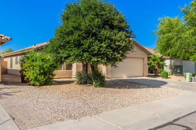 Photo - 1140 E Oak Rd