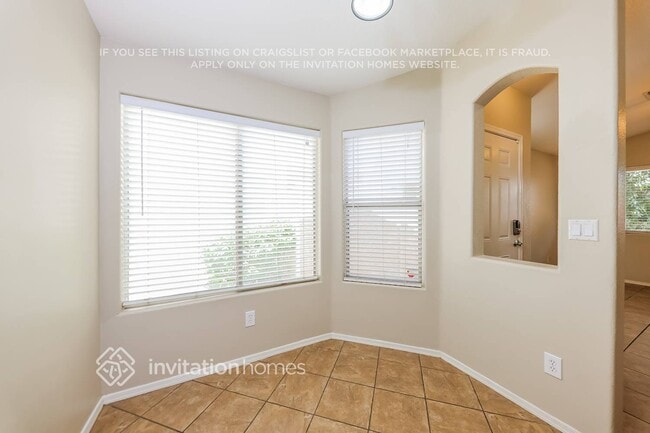 Photo - 12910 W Holly St