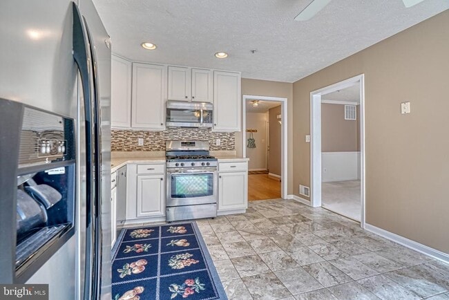 Photo - 206 Colgate Dr