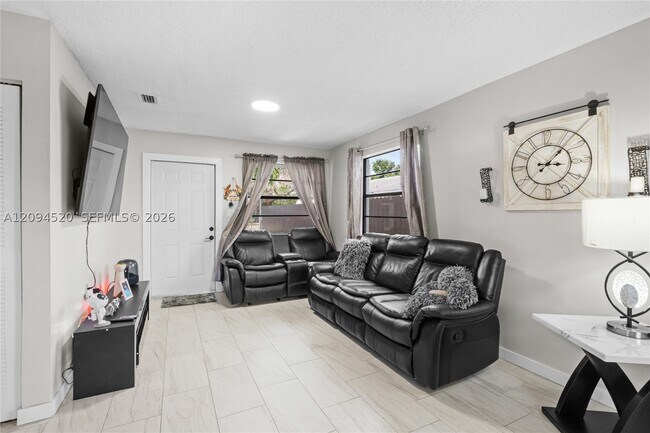 2934 NW 94th St Unit 2934