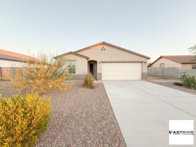 Photo - Modern 3/2 Arizona City Home - Spacious La...