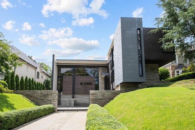 79 Beverly Rd NE
