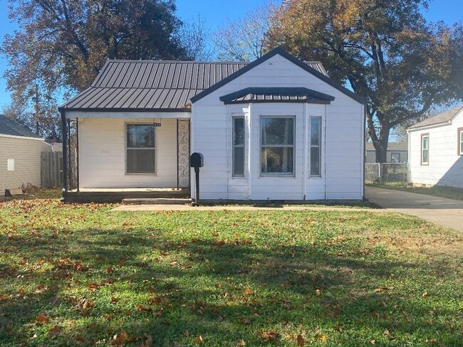 Building Photo - Charming 2-bedroom, 1 bathroom home.