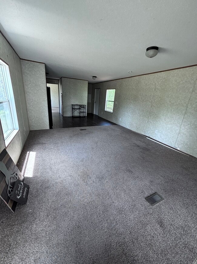 Photo - 4611 NE 142nd Ave
