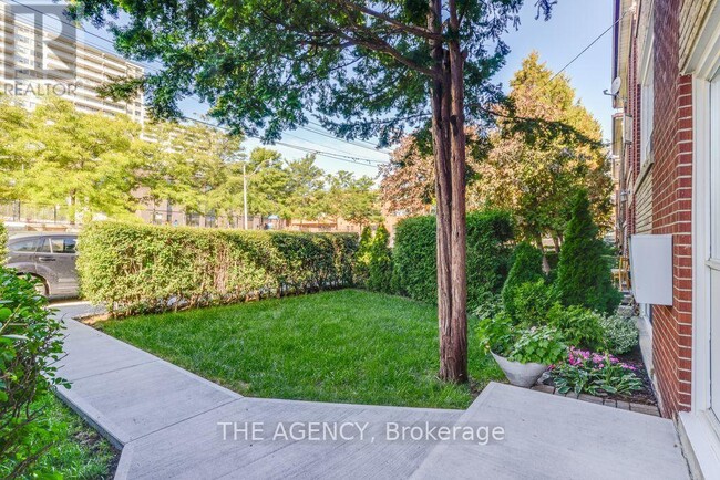 Photo - 75 Keele St Unit 1