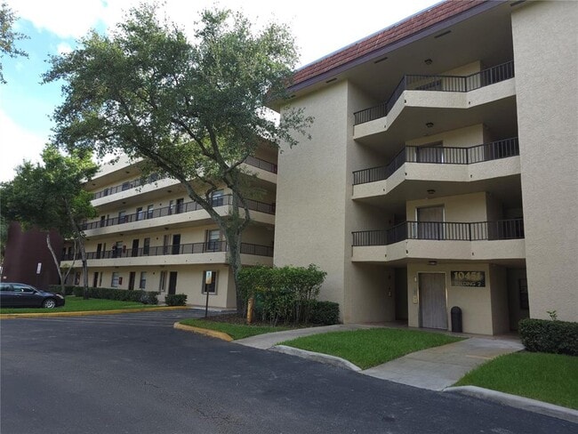 Building Photo - 10451 W Broward Blvd Unit 202 Rental