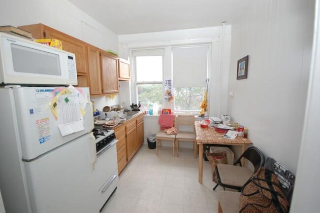 Building Photo - 1860 Commonwealth Ave Unit 29 Rental