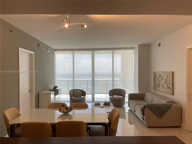 Photo - 475 Brickell Ave Unit 3807