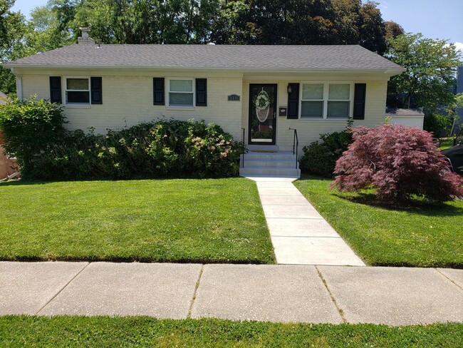 Stunning Rambler-Fantastic Location - Stunning Rambler-Fantastic Location House