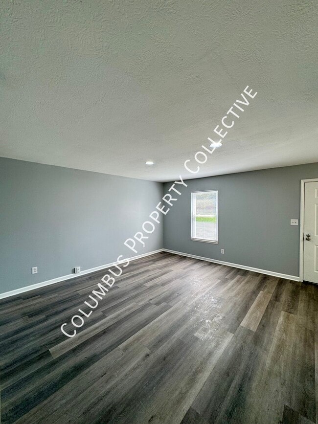 Photo - 3271 E Mound St