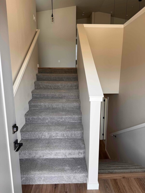 Photo - 896 E RR Ave