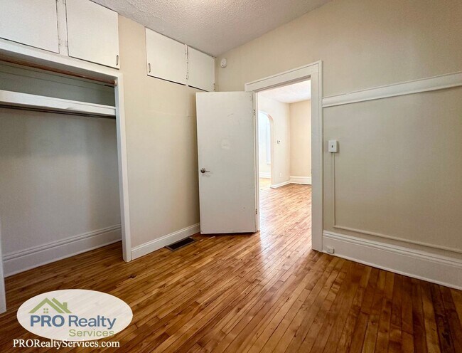 Photo - 3245 Cedar Ave S