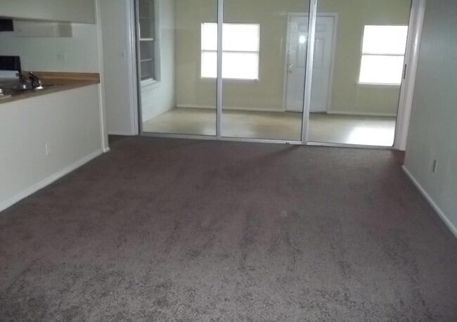 Photo - 832 Lucerne Cir