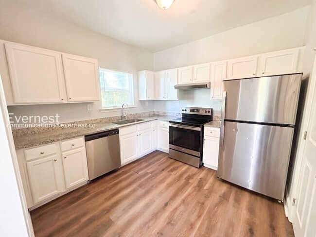 Photo - 838 Ridge Ave NW