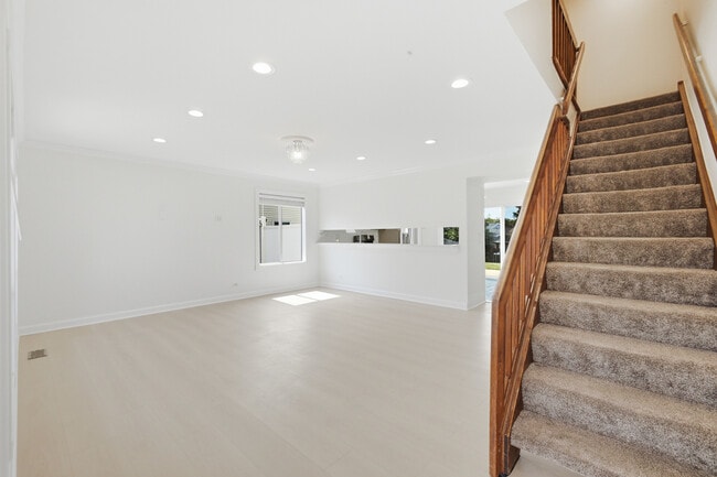 Photo - 1320 Burns Dr