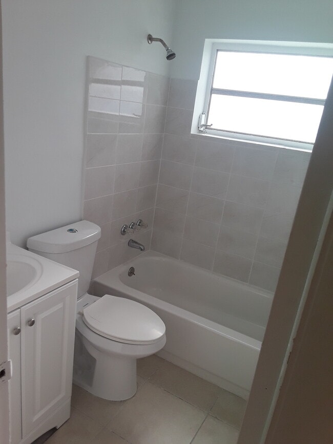 Photo - LC 13:22-24 SW 10th St Unit 24