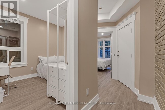 Photo - 216 Seaton St