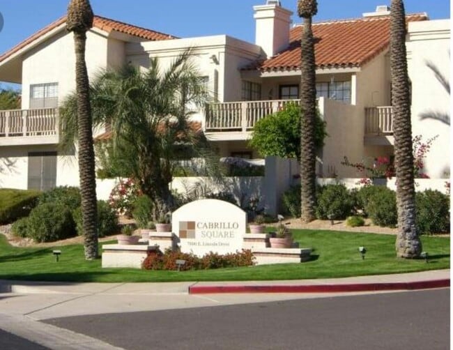 Quiet complex on dead end street - 7800 E Lincoln Dr Condo Unit #2083