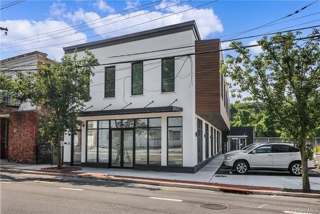 Building Photo - 708 Saw Mill River Rd Unit 2B