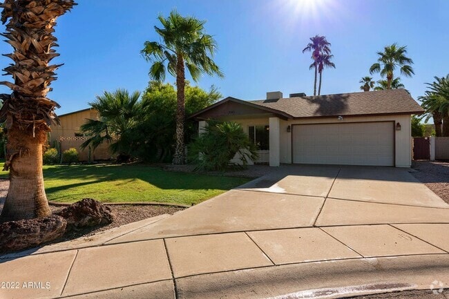 Building Photo - 2361 E Riviera Dr Rental