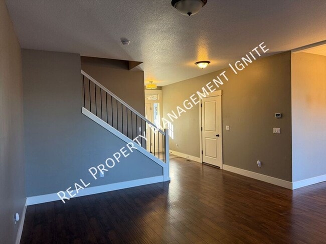 Photo - 1032 SE Leonel Ln