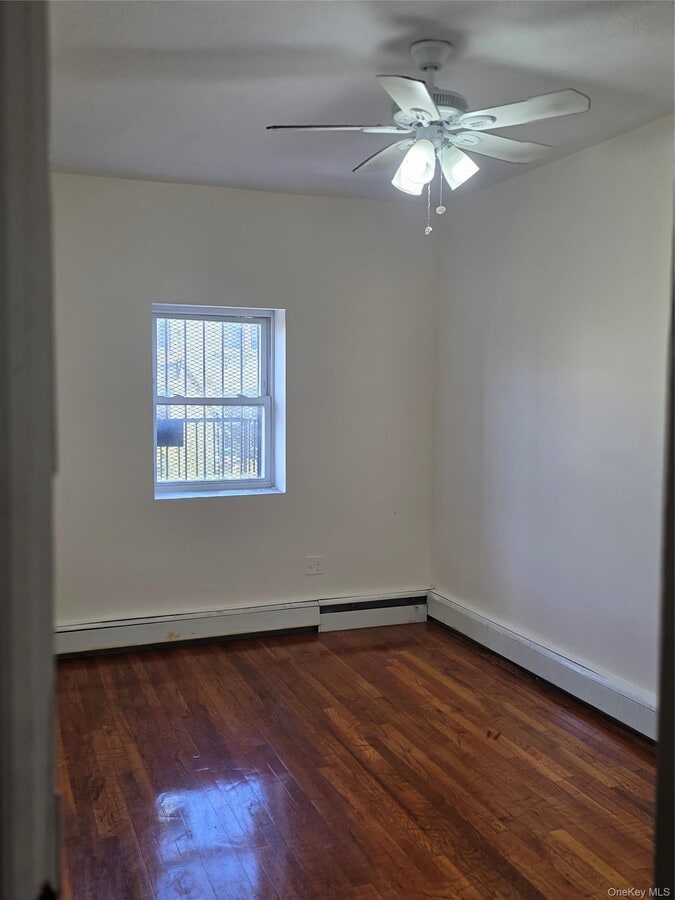 Photo - 301 Wyona St