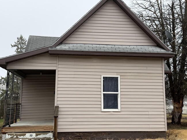 Building Photo - 19 Tennessee-