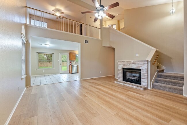 Photo - Beautiful 3 bedroom, 2.5 bathroom home in Avery Ranch West!!!