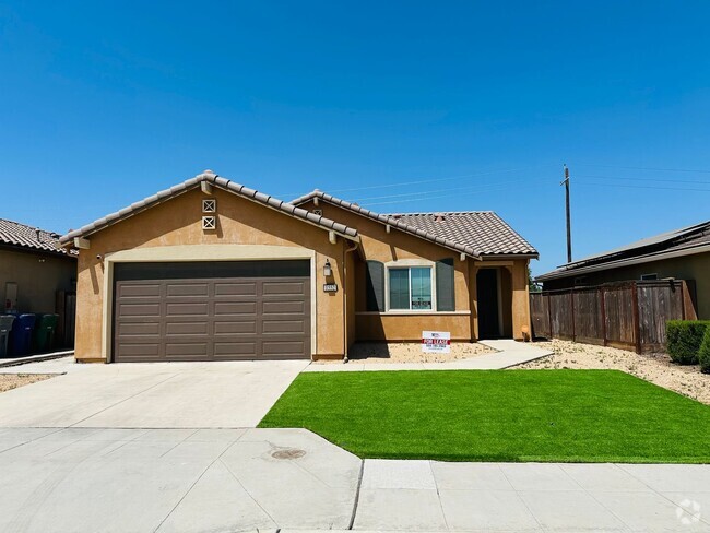 Building Photo - $2,195 West of Hwy 99, 3 Beds - Monte Vist... Rental