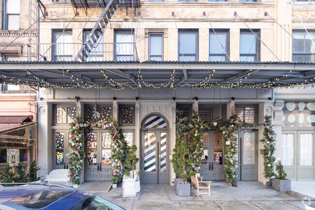 Photo - 349-351 Greenwich St