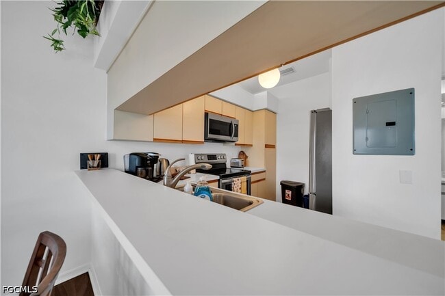 Building Photo - 13211 Whitehaven Ln Unit 1505