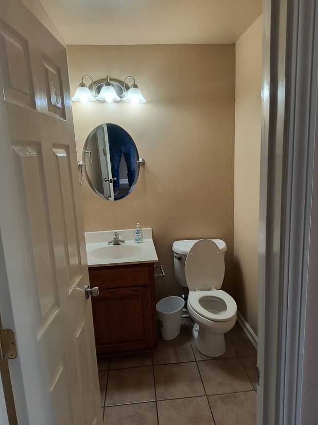 Photo - 312 S Oak St