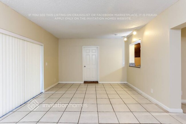 Photo - 520 NW 43rd Ave