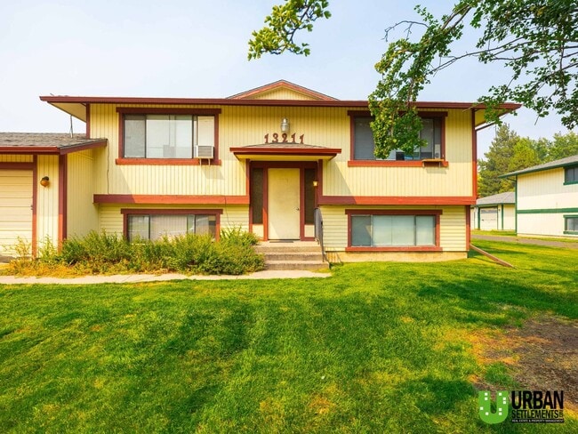 Building Photo - 13211 E Skyview Ave Unit #C