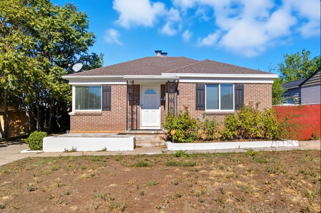 Building Photo - 180 Ross Dr Rental