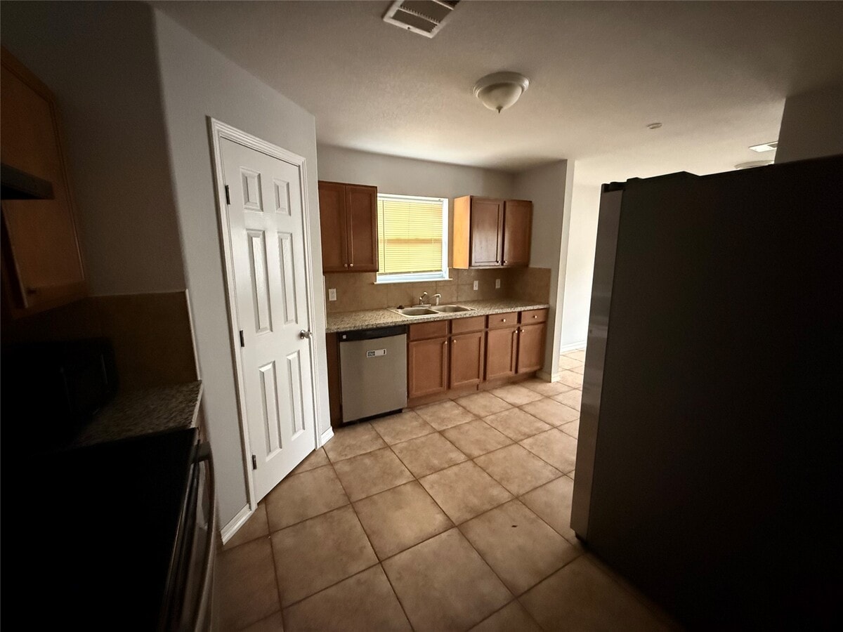 Photo - 311 Kansas St